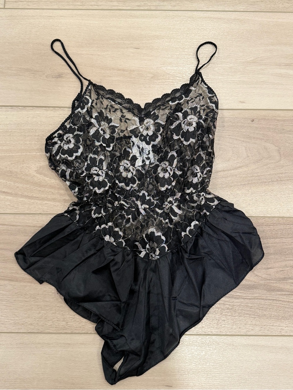 Vintage Undercover Wear Large Black Nylon Babydoll Lace Bodice Underwear NWOT